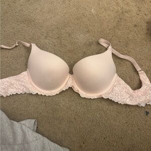 Elegant Lace Trimmed Blush Bra